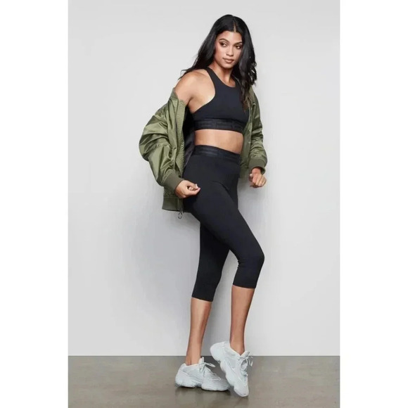 {Good American} The Icon Capri Womens Black Leggins - Picture 2 of 14